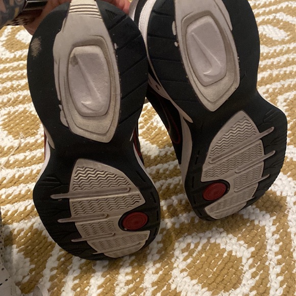 Nike Air Monarchs - Picture 7 of 8